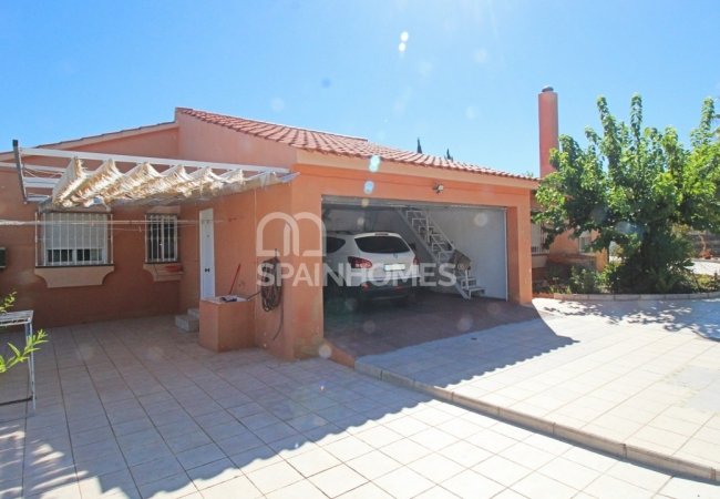 Private Country House Close to Amenities in Malaga