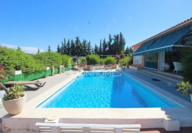 Private Country House Close to Amenities in Malaga