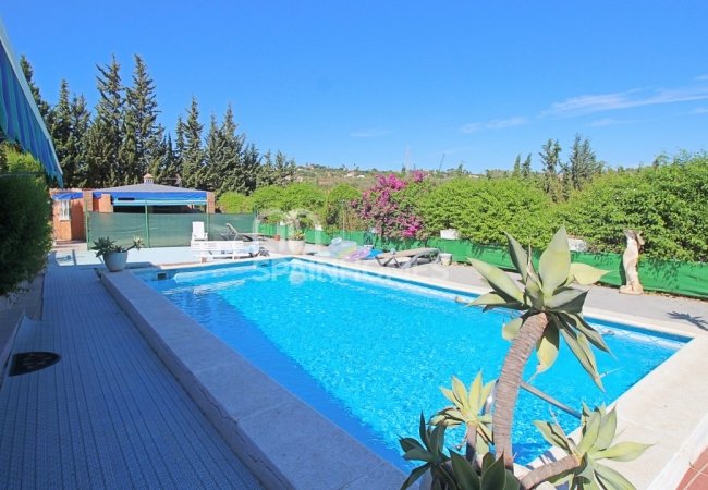 Private Country House Close to Amenities in Malaga