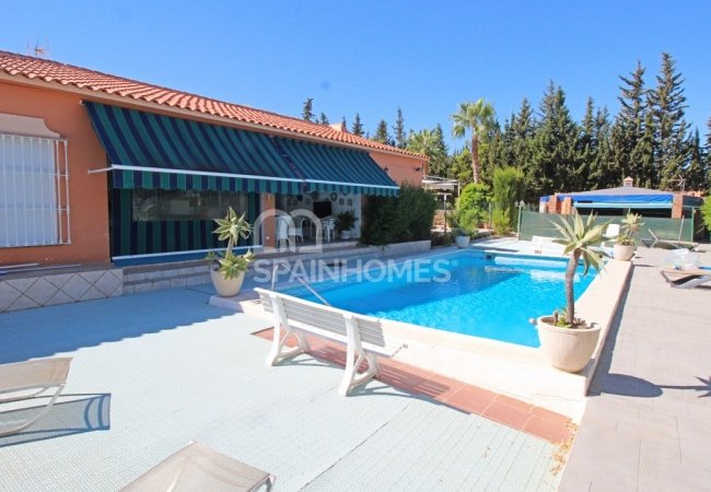 Private Country House Close to Amenities in Malaga