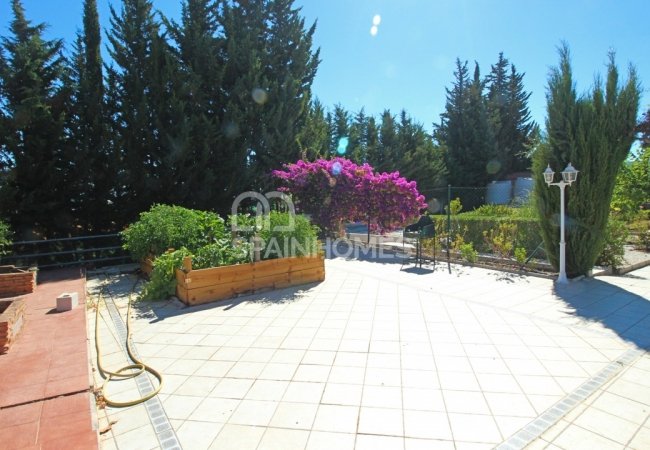 Private Country House Close to Amenities in Malaga
