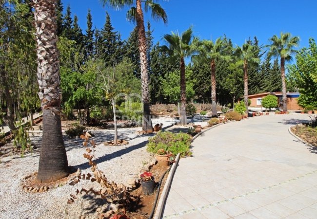 Private Country House Close to Amenities in Malaga