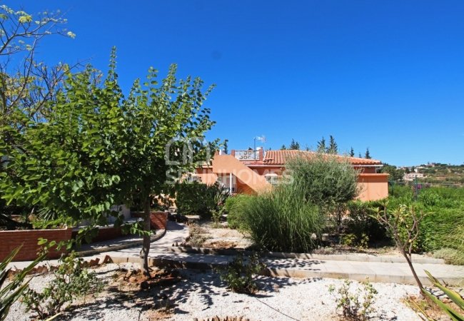 Private Country House Close to Amenities in Malaga