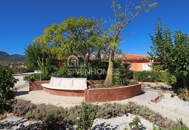 Private Country House Close to Amenities in Malaga