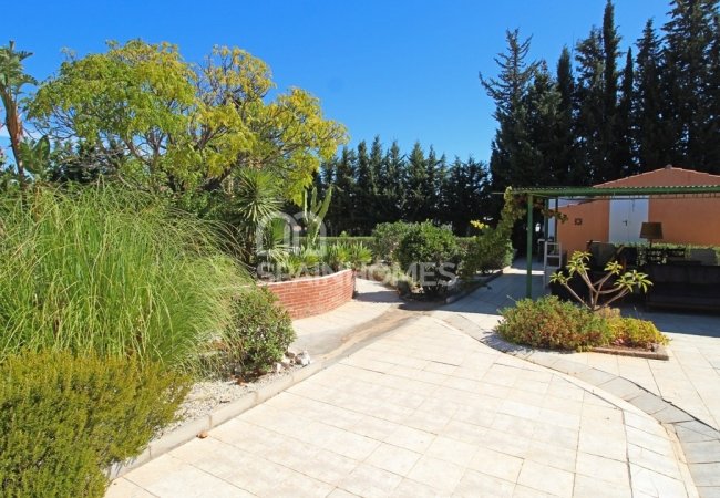 Private Country House Close to Amenities in Malaga