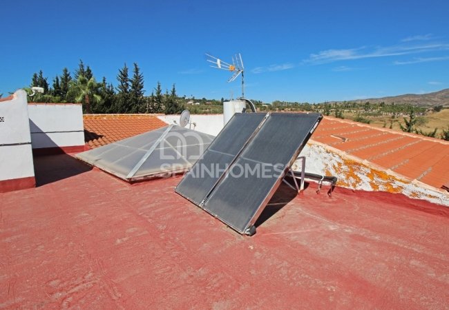 Private Country House Close to Amenities in Malaga