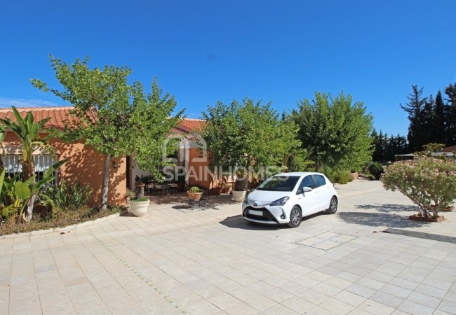 Private Country House Close to Amenities in Malaga