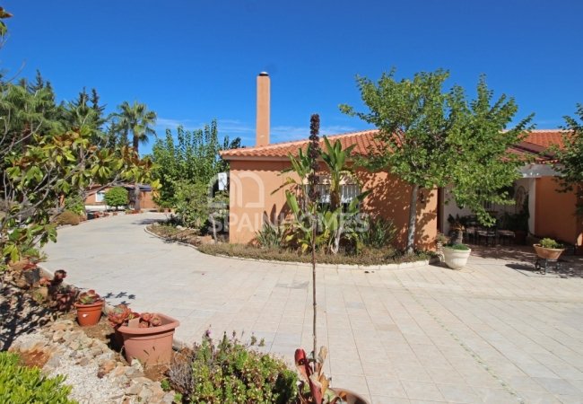 Private Country House Close to Amenities in Malaga