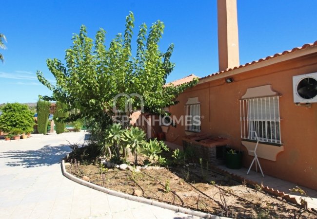 Private Country House Close to Amenities in Malaga