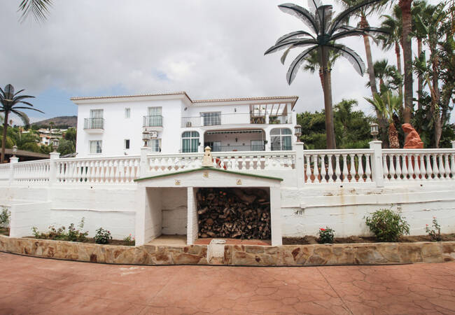 6 Bedrooms Unique House with Tennis Court in Benalmádena 1