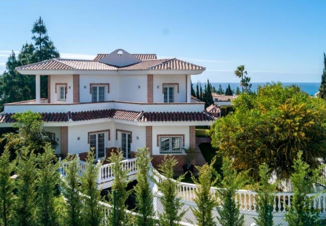 Villa Près De La Plage En Bel Emplacement À Mijas 1