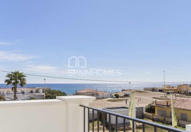 Torrevieja’da Havuzlu ve Bahçeli Müstakil Villalar 3