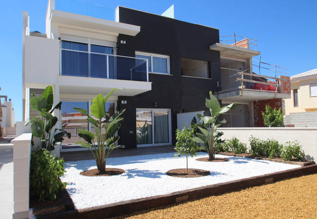 Appartement Meublé Prêt Avec Terrasse, Jardin Et Sous-sol 1