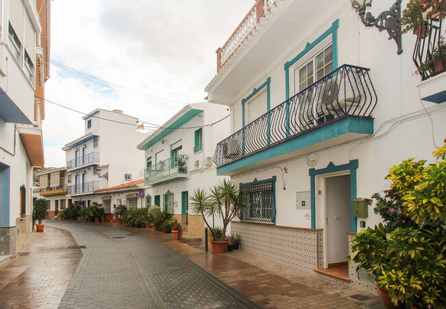 Torrox Malaga'da Deniz Manzaralı Yatırım Evleri 1