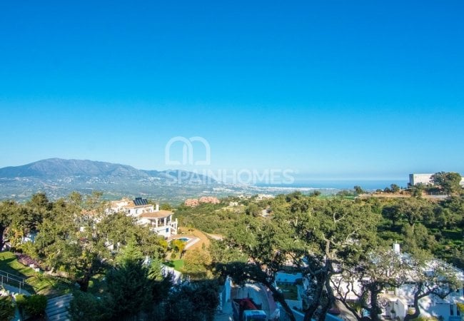 منزل منفصل في ماربيا يطل على البحر والجبل 6