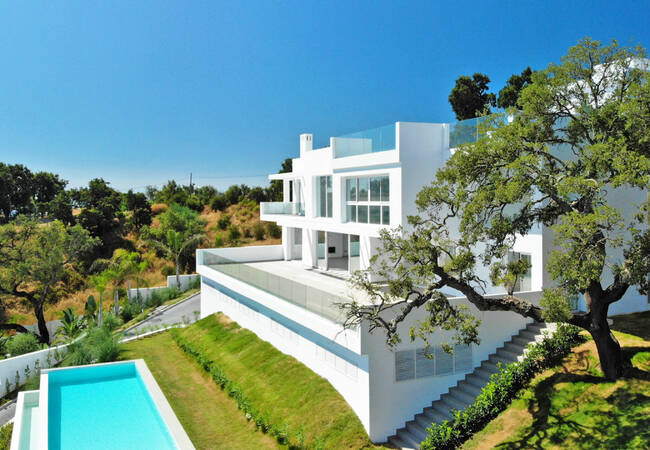 Detached House in Marbella Overlooking the Sea and Mountain 1