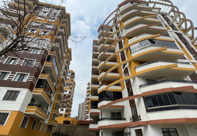 New-built Apartments Close to Social Facilities in Yalincak 1