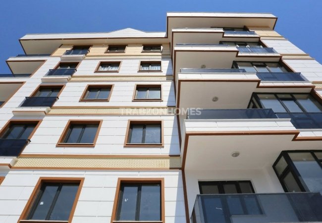 شقة جاهزة للسكن 500 متر إلى الشاطئ في طرابزون اراكلي