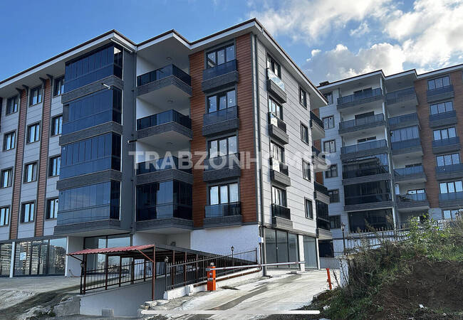 Brand New Real Estate in a Complex in Trabzon Bahcecik 1