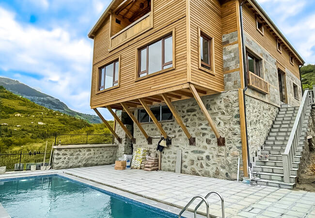 Luxe Stone House with Swimming Pool in Trabzon Macka