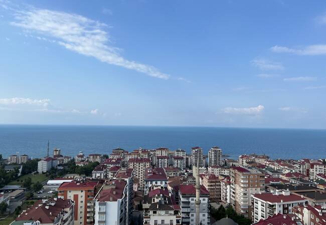Trabzon'da Eşsiz Deniz ve Doğa Manzarasına Sahip 4+1 Daire 1