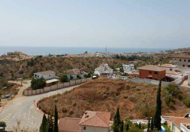 Parcela Elevada Con Vistas Al Mar En Rincón De La Victoria 1