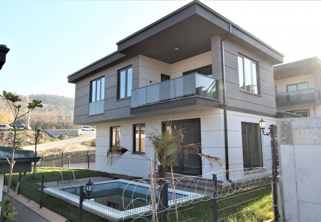 Spacious Detached Villa with Apart Kitchen in Bursa Nilufer