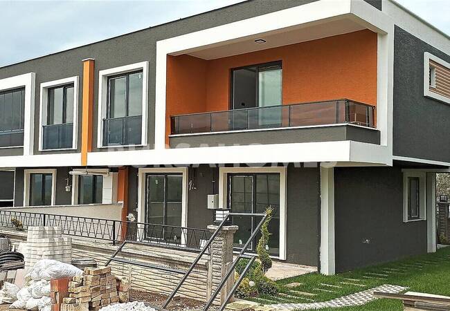 Duplex Detached Villas with Private Gardens in Bursa Gemlik