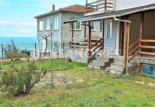 Bursa'da Sahile Yakın Deniz Manzaralı Tripleks Villa