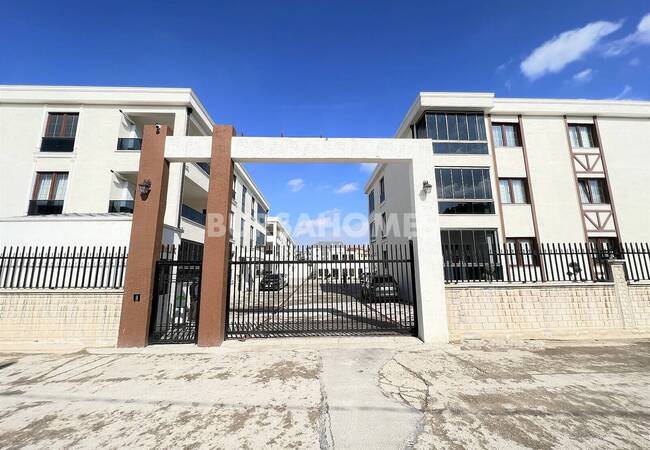 Modern 3-bedroom Apartments in a Horizontal Complex in Inegol 1
