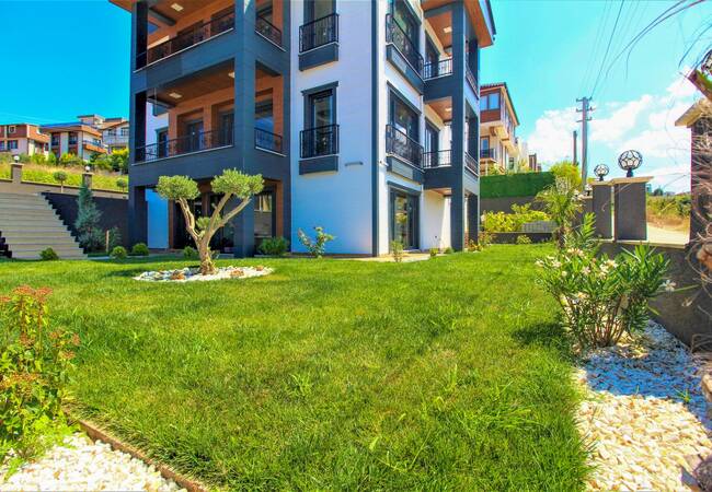 Deluxe Villa for Sale with Panoramic Views in Yalova Kadıköy