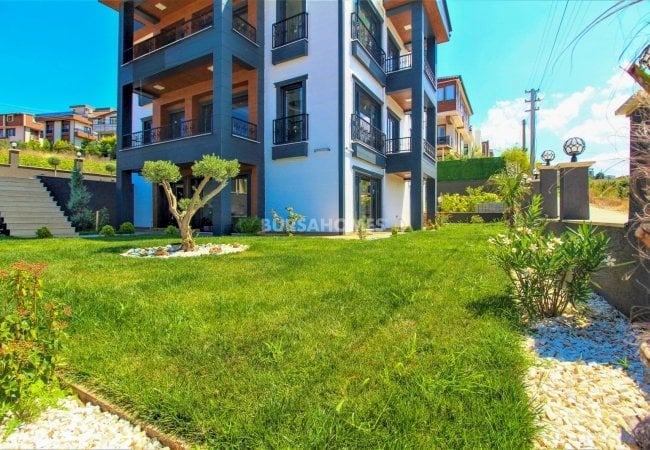 Yalova'nın Nezih Semti Kadıköy'de Deniz Manzaralı Villa