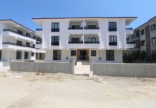 Well Located Spacious 3+1 Apartments in Yalova Center