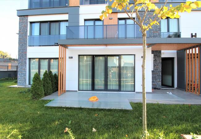 Duplex Apartments in Complex with Sea View and Pool in Yalova 1