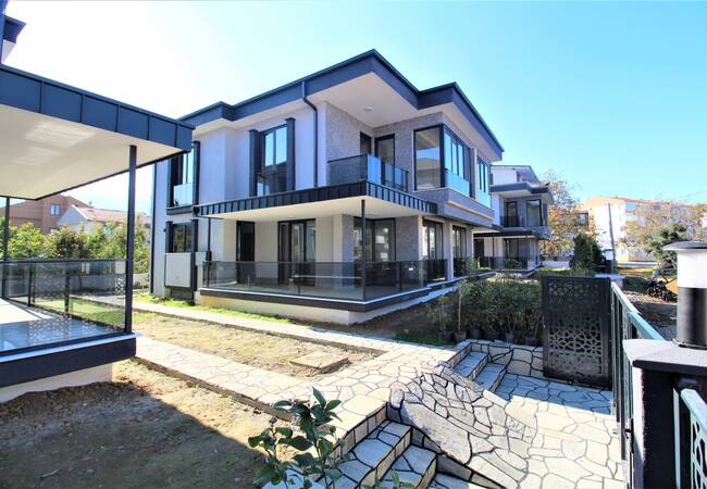 Villas with Large Terrace at Walking Distance of Sea in Yalova