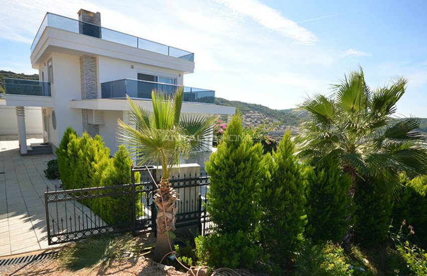 Furnished Sea View House with Private Pool in Kargicak 10