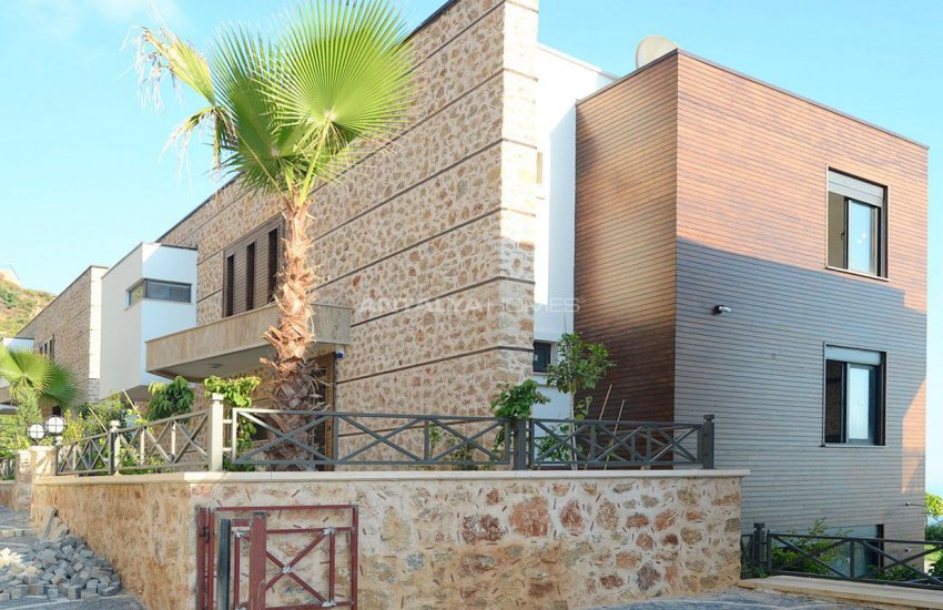 Exclusive Villas with 4+1 and 5+1 Options in Alanya Center 4