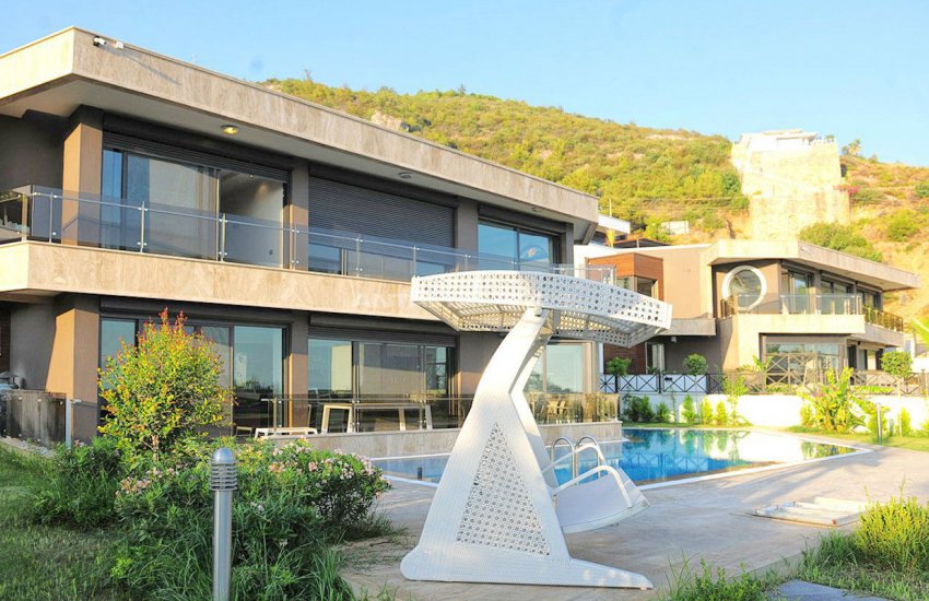 Exclusive Villas with 4+1 and 5+1 Options in Alanya Center 8