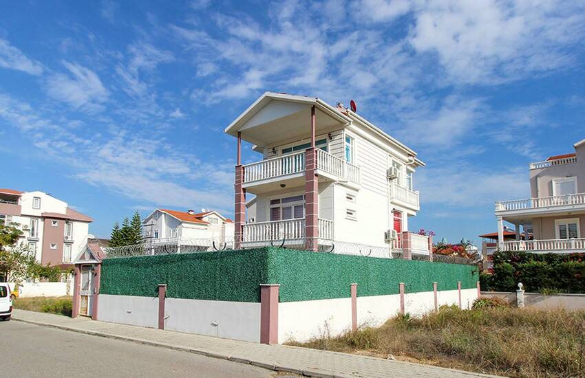 Peacefully Located Investment 4+1 House in Belek 1