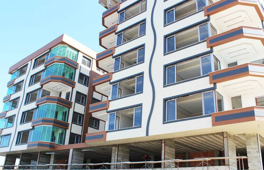 4 Bedroom Apartments in Trabzon with Kitchen Appliances 1