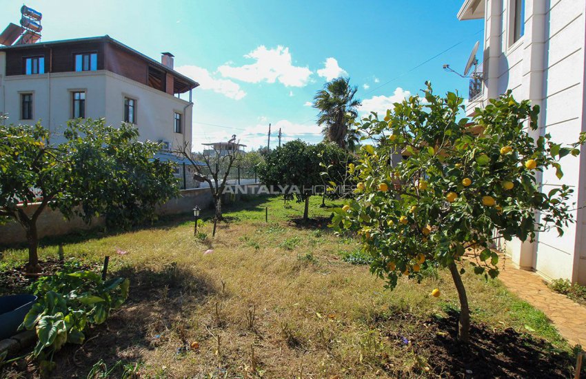 Antalya Kepez’de Doğayla İç İçe Satılık Yenilenmiş Villa 6