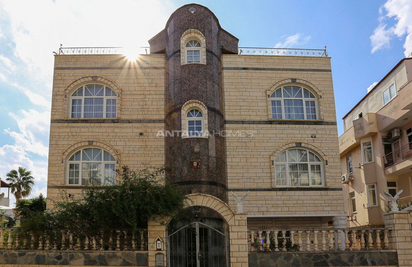 خانه ای مستقل زیبا با فاصله 450 متری تا ساحل در آنتالیا 2