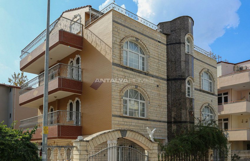 خانه ای مستقل زیبا با فاصله 450 متری تا ساحل در آنتالیا 3