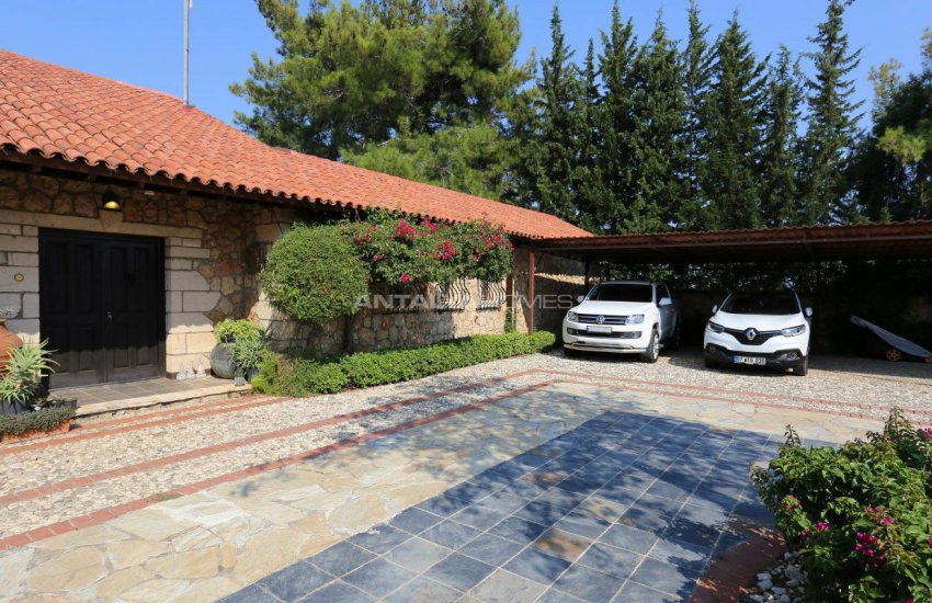 بيت الحجر الفريد مع مسبح في أنطاليا 10