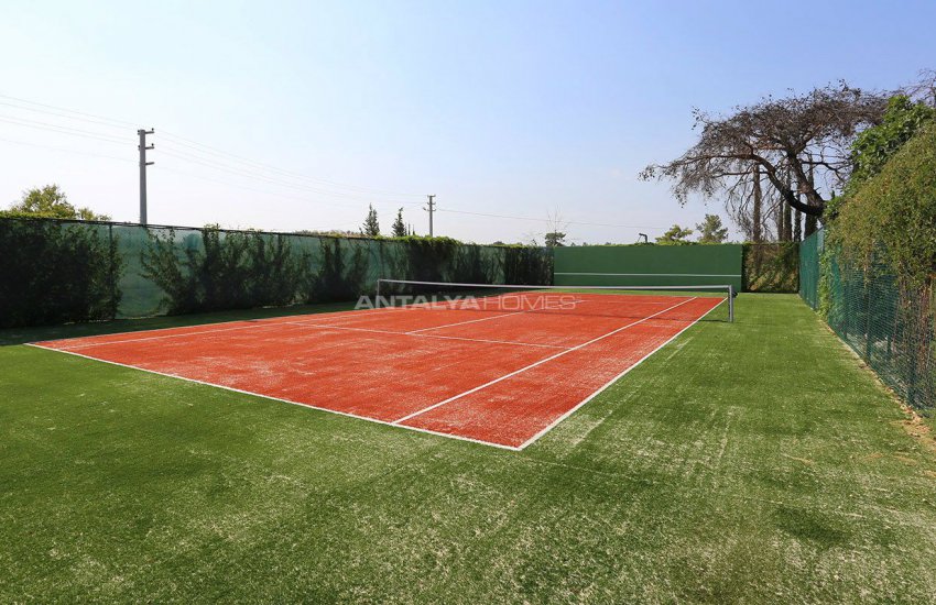 بيت الحجر الفريد مع مسبح في أنطاليا 16