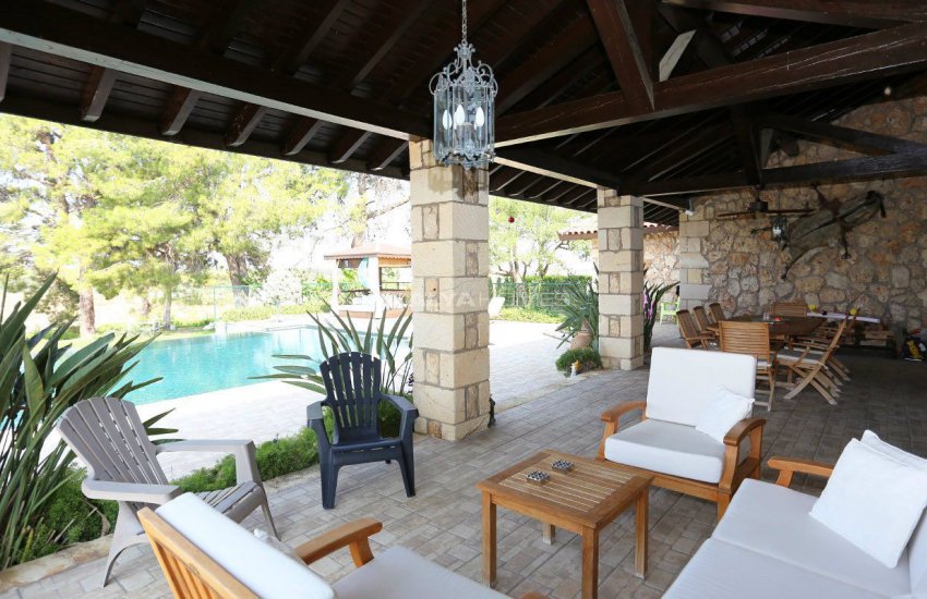 بيت الحجر الفريد مع مسبح في أنطاليا 5