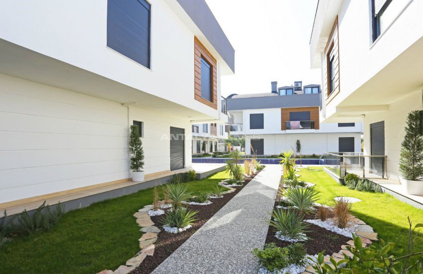 Antalya Houses in the Low-rise Residential Complex 4