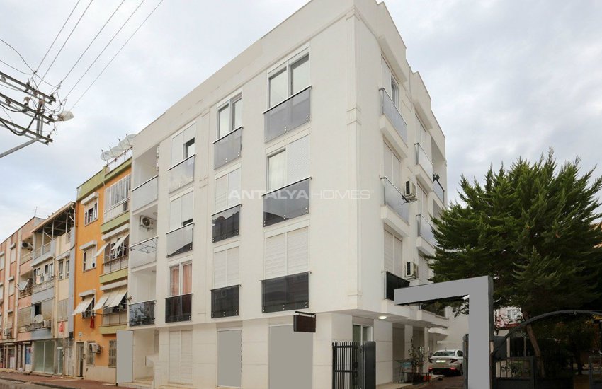 Central commercial Real Estate 1 Km to Kaleiçi in Antalya 2