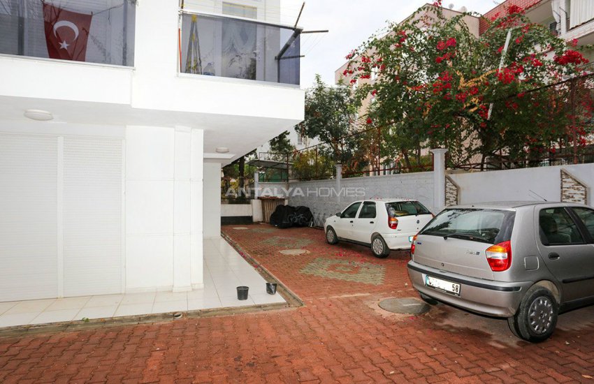 Central commercial Real Estate 1 Km to Kaleiçi in Antalya 7