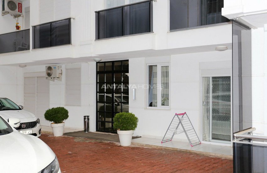 Central commercial Real Estate 1 Km to Kaleiçi in Antalya 8